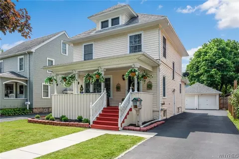 32 Regent St, Lockport, NY 14094
