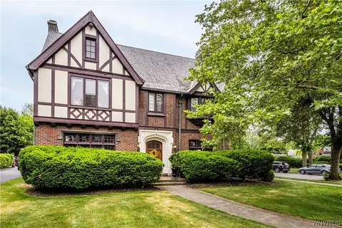 216 Woodbridge Ave, Buffalo, NY 14214