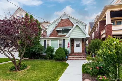 527 Tronolone Pl, Niagara Falls, NY 14301