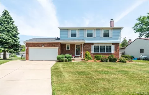 75 Royal Coach Rd, West Seneca, NY 14224