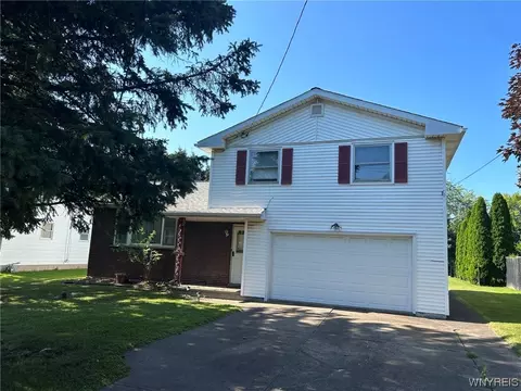 6516 Ralph Ct, Niagara, NY 14304