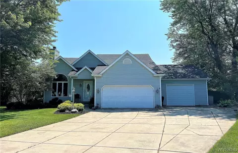 37 Grafton Ct, Lancaster, NY 14086