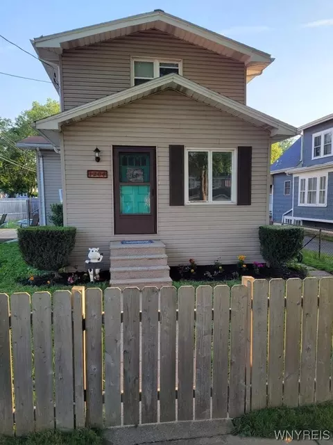1204 Maple Ave, Niagara Falls, NY 14305