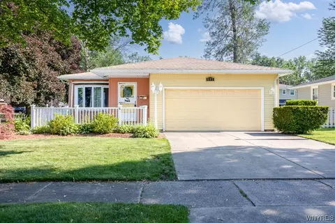 887 Remington Dr, North Tonawanda, NY 14120