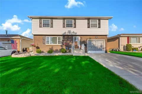 91 Caprice Dr, Cheektowaga, NY 14227