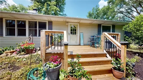 5338 Shawnee Rd, Cambria, NY 14132