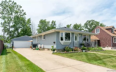 60 Maryknoll Dr, Lackawanna, NY 14218