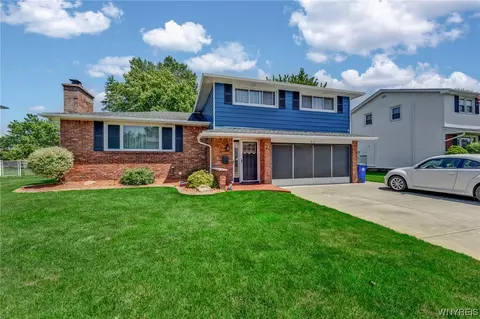 31 Country Ln, West Seneca, NY 14224