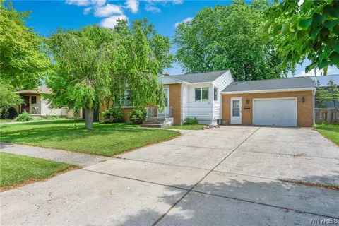 39 Lemoine Ave, Cheektowaga, NY 14227