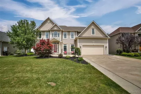 27 Worthington Ln, Lancaster, NY 14086