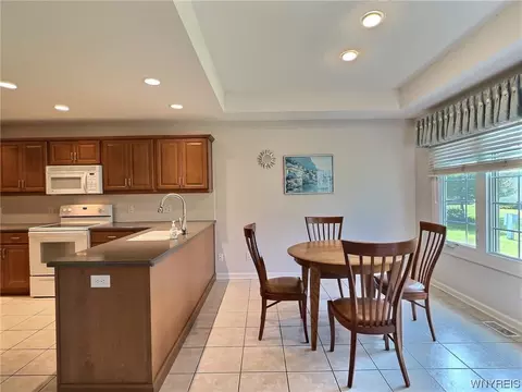 50 Mapleton Dr, Amherst, NY 14221 photo 8