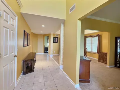 50 Mapleton Dr, Amherst, NY 14221 photo 3
