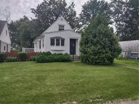 2925 Louisiana Ave, Niagara, NY 14305