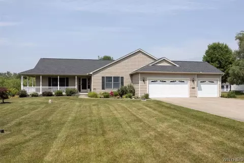 2264 Lapham Rd, Aurora, NY 14052