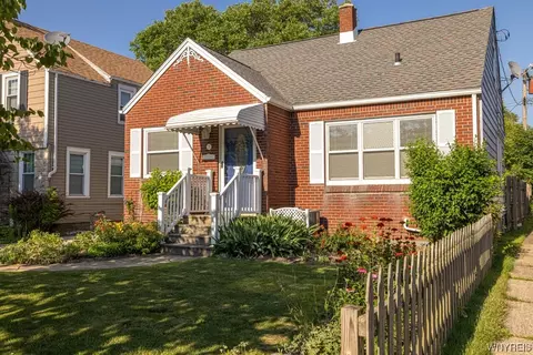 25 Louvaine Dr, Buffalo, NY 14223