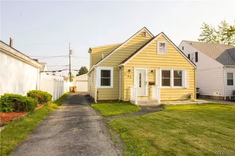 43 Woodcliffe, Cheektowaga, NY 14215