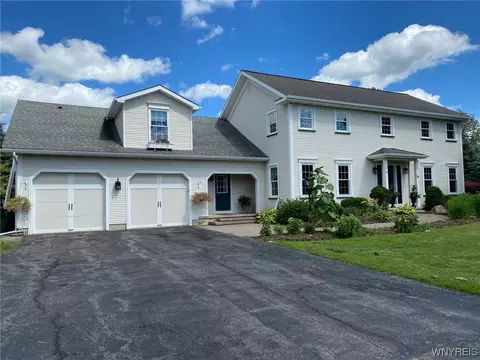 18 Summers St, Livonia, NY 14487