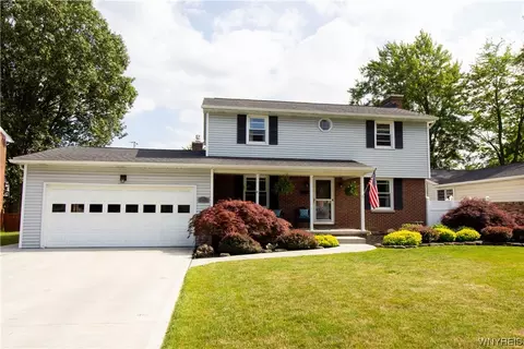 60 Red Oak Dr, Amherst, NY 14221