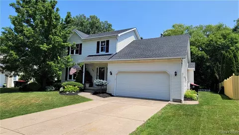 71 Michaels Walk, Lancaster, NY 14086