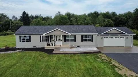 12461 Kern Rd, Springville, NY 14141