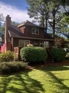 4652 Abbott Rd, Orchard Park, NY 14127