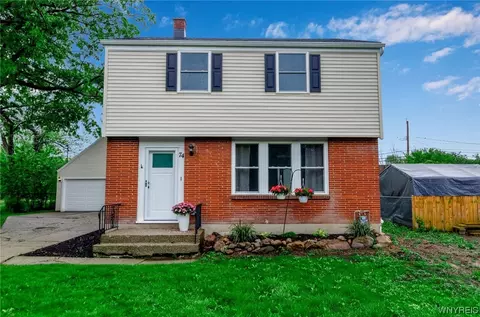 74 Cranburne Ln, Amherst, NY 14221