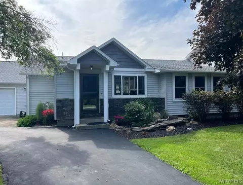 1208 Folsomdale Rd, Bennington, NY 14037