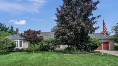 8144 Roseville Ct, East Amherst, NY 14051