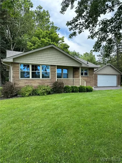 1719 Campbell Blvd, Amherst, NY 14228