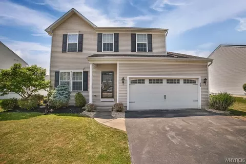 32 Rose St, Lancaster, NY 14086