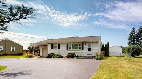 1814 Saunders Settlement Rd, Niagara Falls, NY 14304