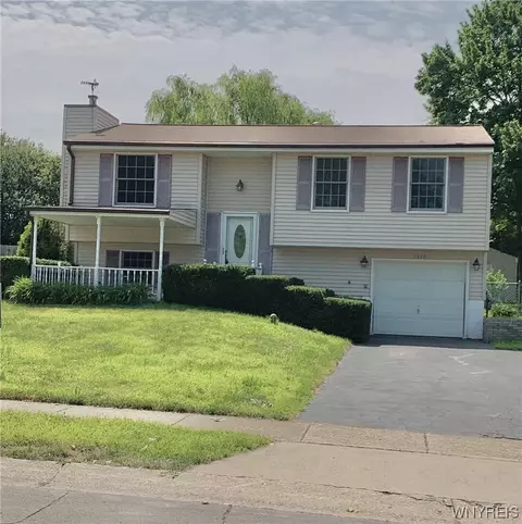 1315 Crescent Dr, Evans, NY 14047