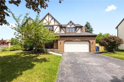62 Hoviland Ct, Getzville, NY 14068