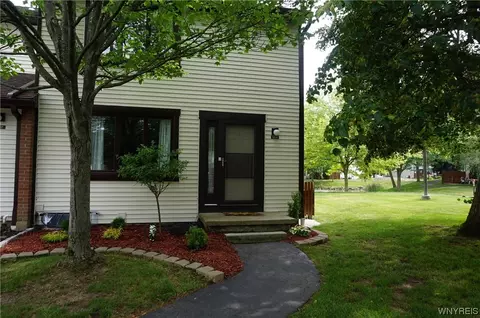 1208 Charlesgate Cir, East Amherst, NY 14051