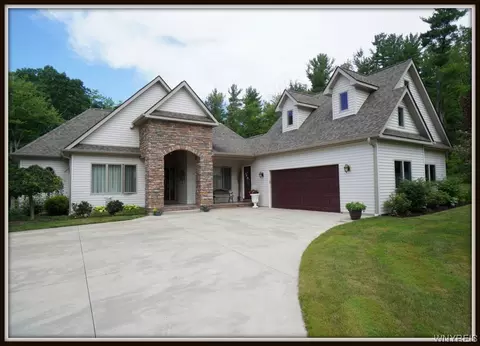 7400 Chestnut Ridge Rd, Orchard Park, NY 14127
