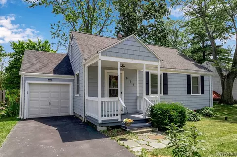 617 82nd St, Niagara Falls, NY 14304