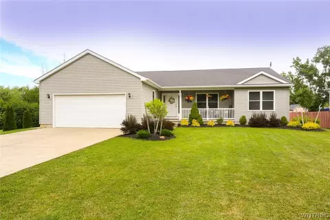 3642 Columbia St, Hamburg, NY 14075