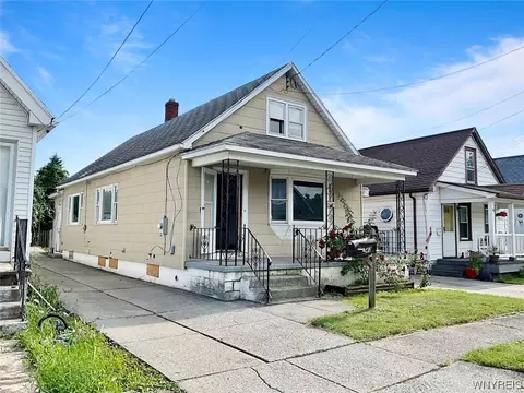 43 Lemon St, Lackawanna, NY 14218