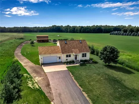 5820 Crittenden Rd, Newstead, NY 14001