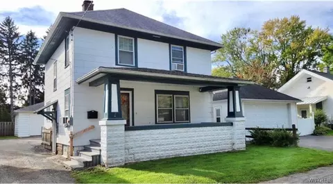 6026 King St, Newfane, NY 14108