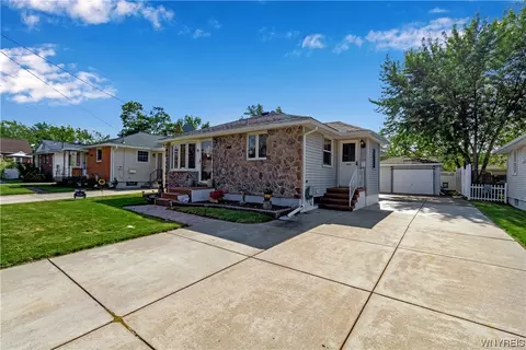 67 5th Ave, Lancaster, NY 14086