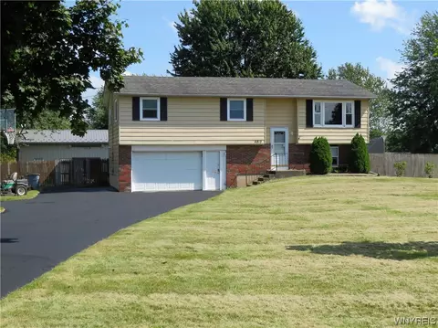 4813 Cottage Rd, Royalton, NY 14094