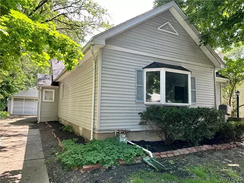 105 Elm St, Tonawanda, NY 14150