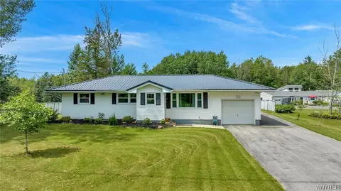 10180 Partridge Rd, Holland, NY 14080