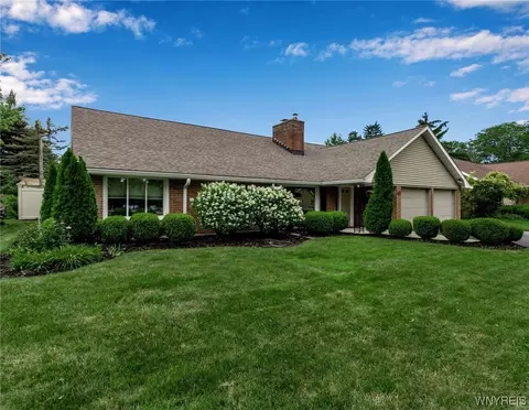 33 Wansfell Rd, Amherst, NY 14226