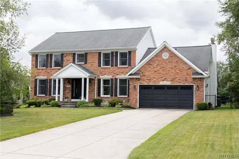 5702 Kippen Dr, East Amherst, NY 14051