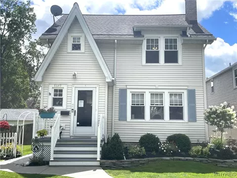 8649 Hennepin Ave, Niagara Falls, NY 14304