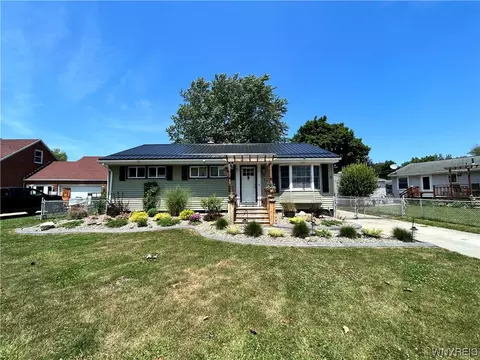 122 Sharon Pkwy, Lackawanna, NY 14218