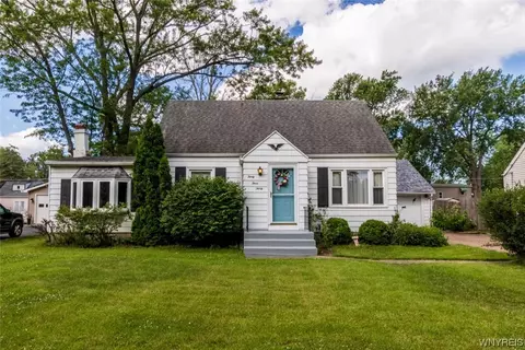 3330 Warner Dr, Grand Island, NY 14072