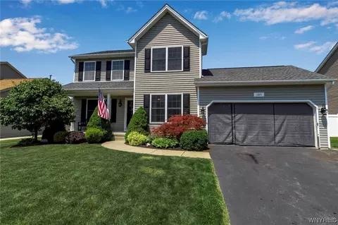 1395 Evergreen Dr, Lake View, NY 14085